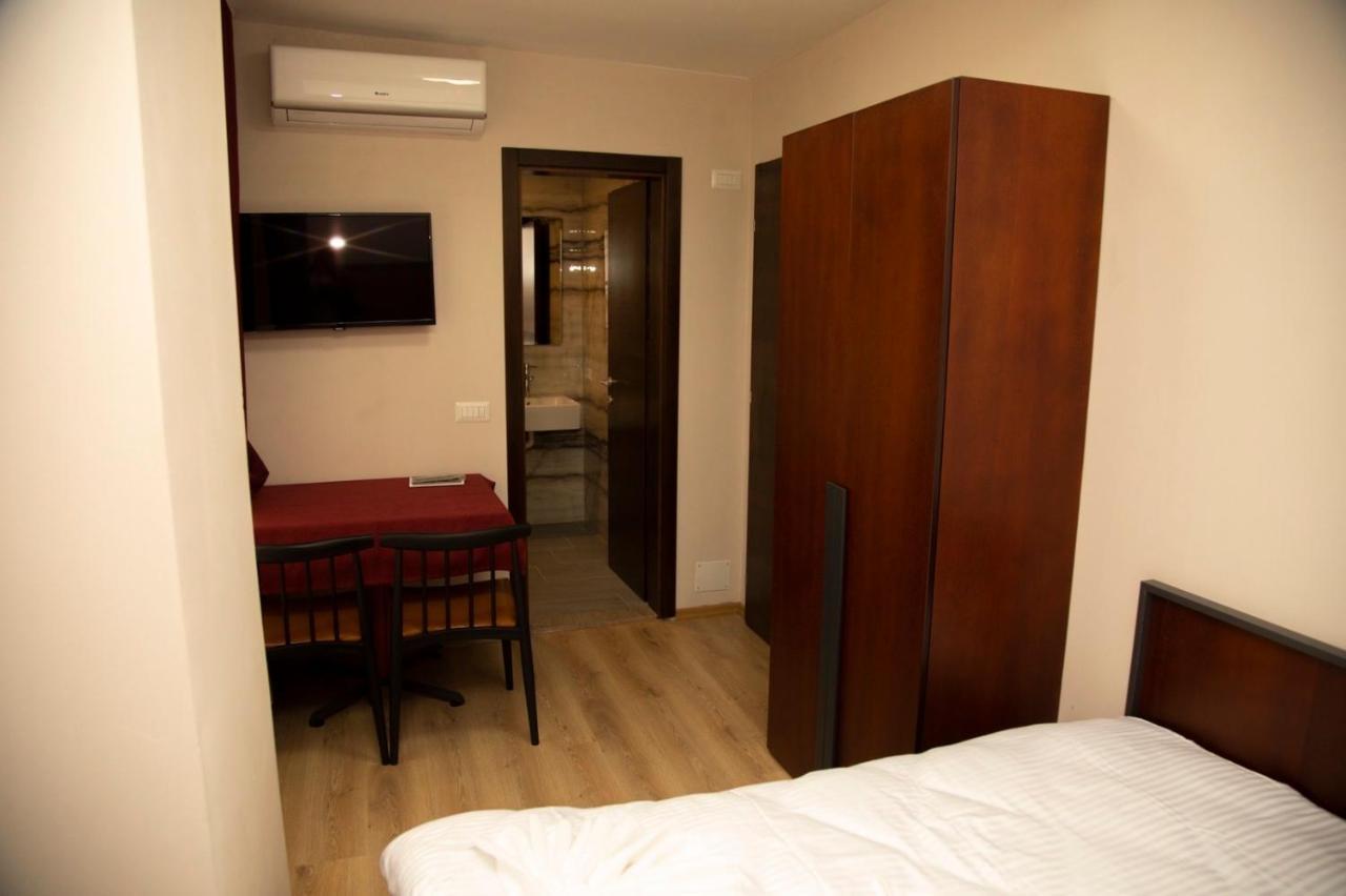 Hotel Oferta Призрен Экстерьер фото