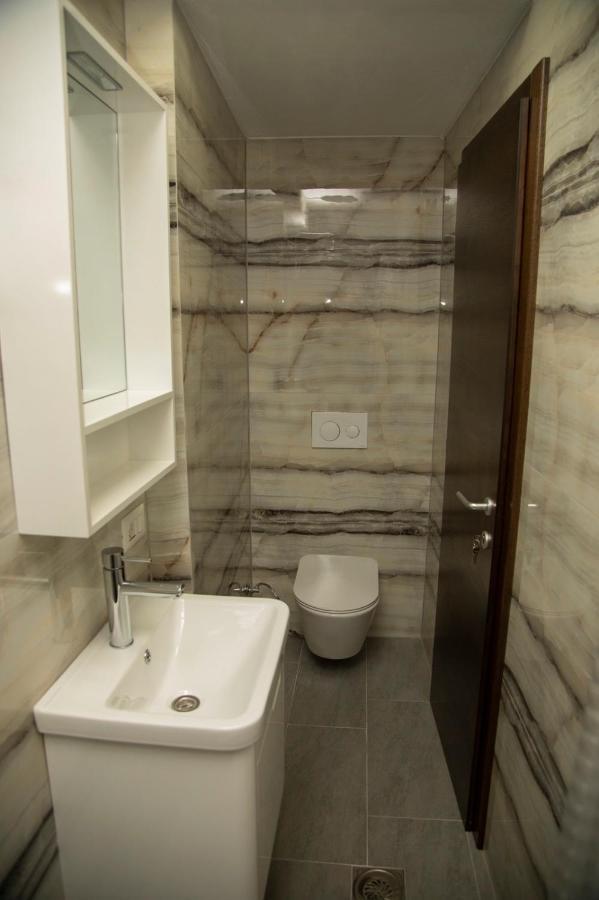 Hotel Oferta Призрен Экстерьер фото