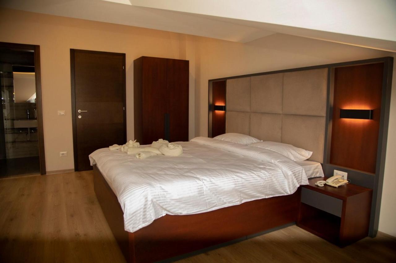 Hotel Oferta Призрен Экстерьер фото