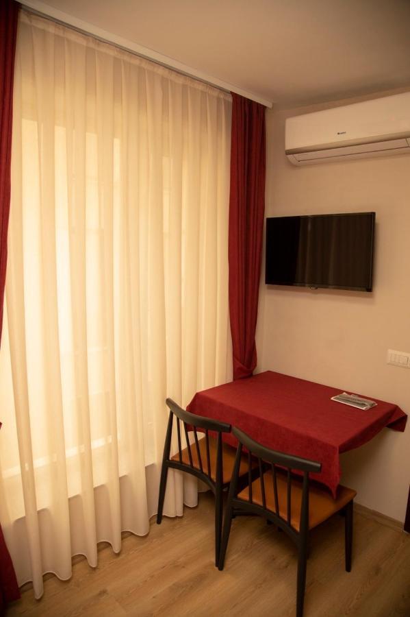 Hotel Oferta Призрен Экстерьер фото