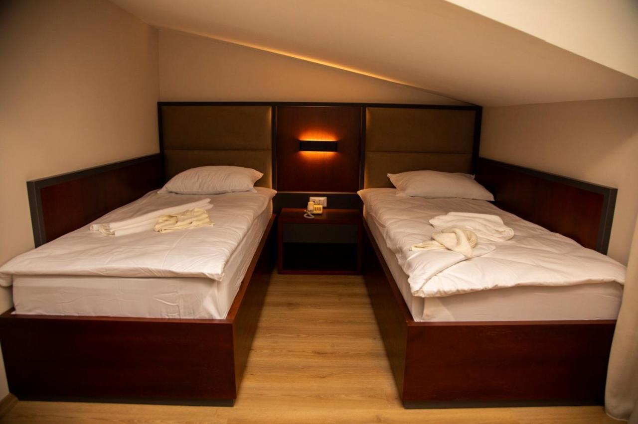 Hotel Oferta Призрен Экстерьер фото