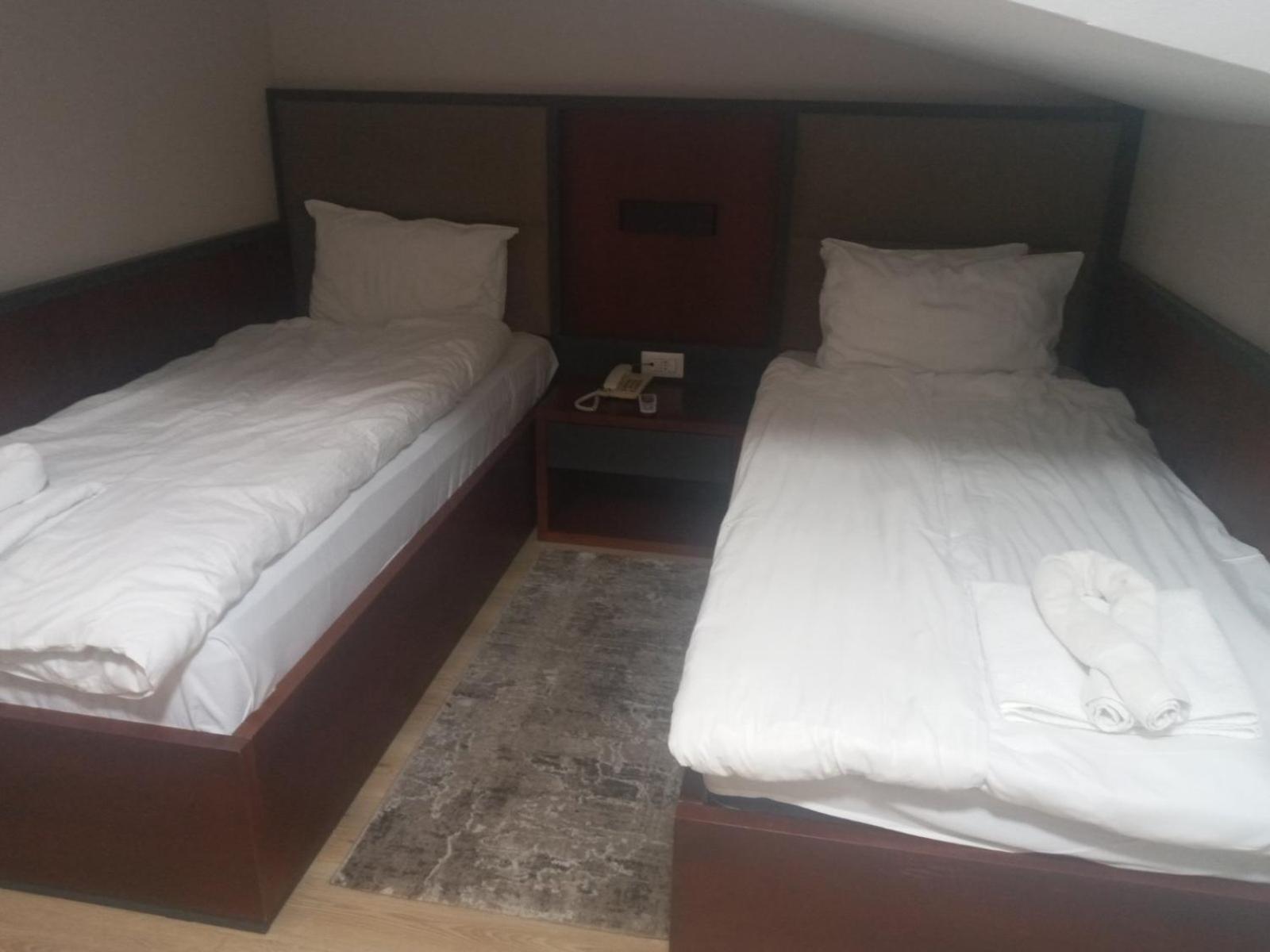 Hotel Oferta Призрен Экстерьер фото