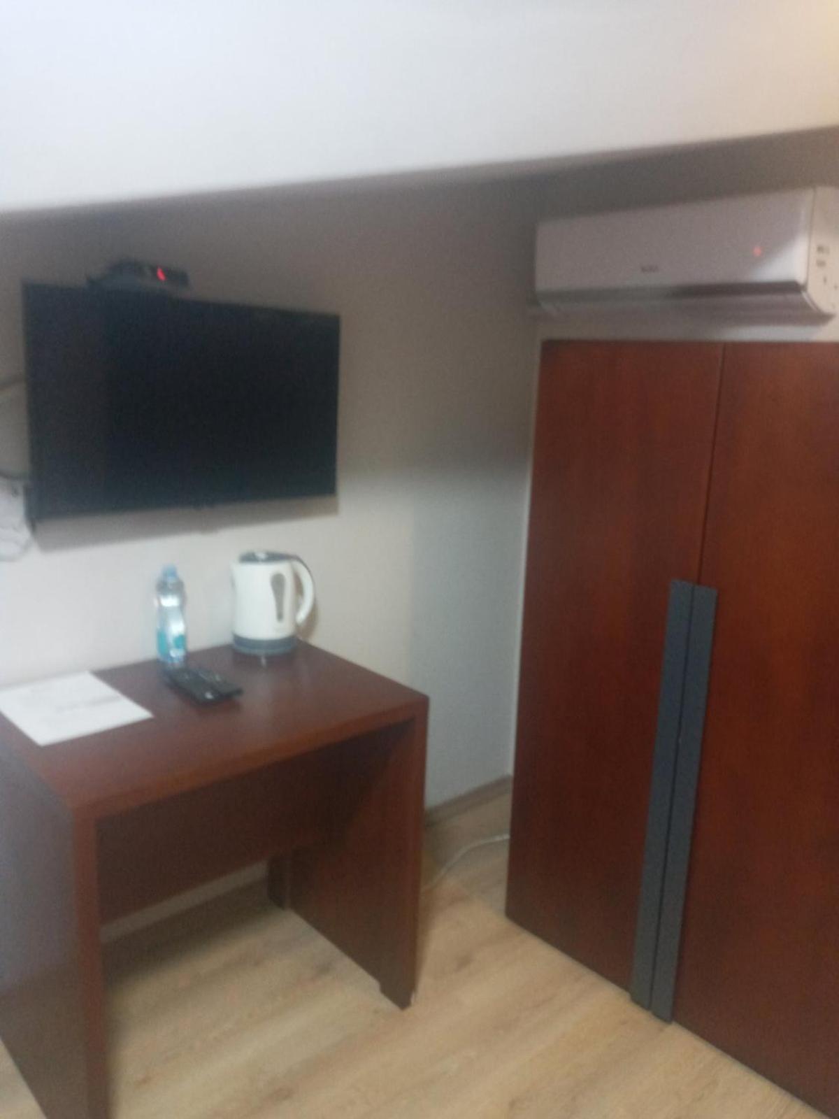 Hotel Oferta Призрен Экстерьер фото